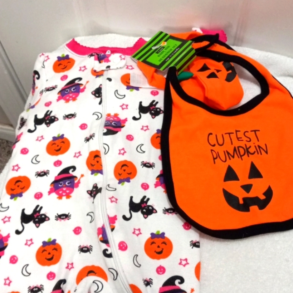 Holloween ONESIE Sz 0-3 M  + Head band & Bib